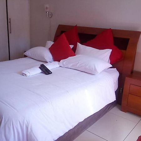 Super Classic Guest House Pretoria-Noord 外观 照片