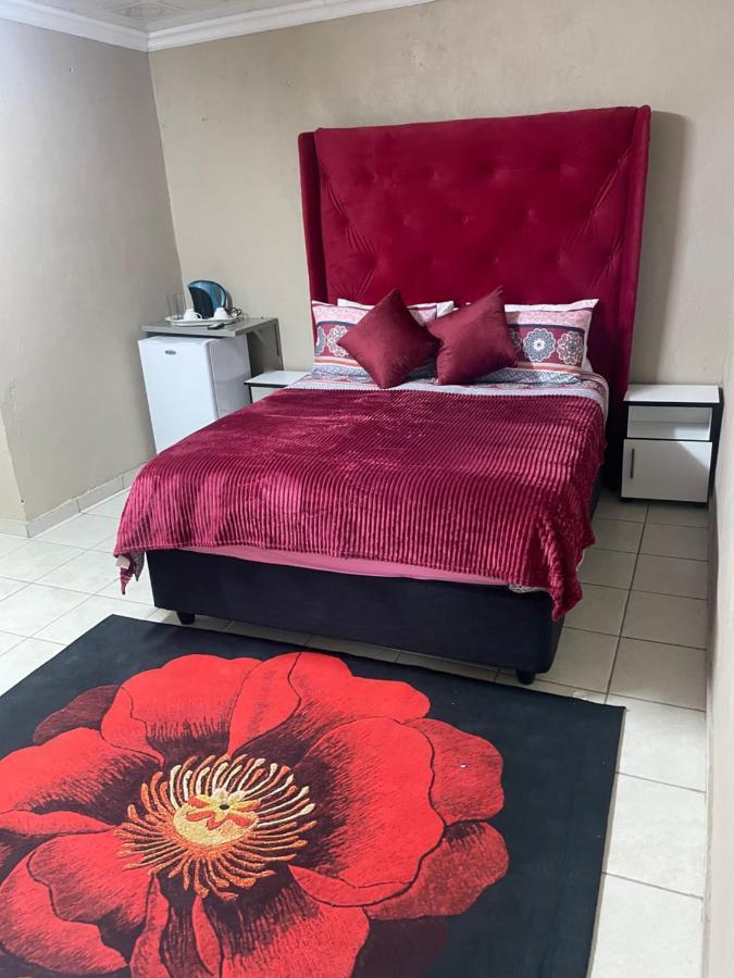 Super Classic Guest House Pretoria-Noord 外观 照片