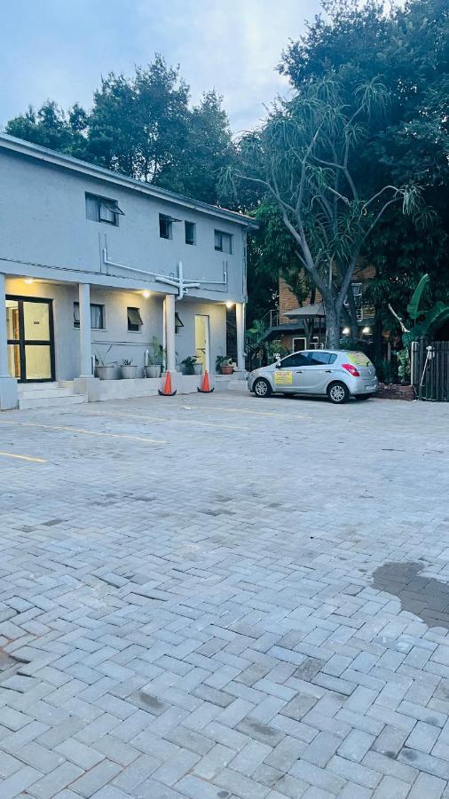 Super Classic Guest House Pretoria-Noord 外观 照片