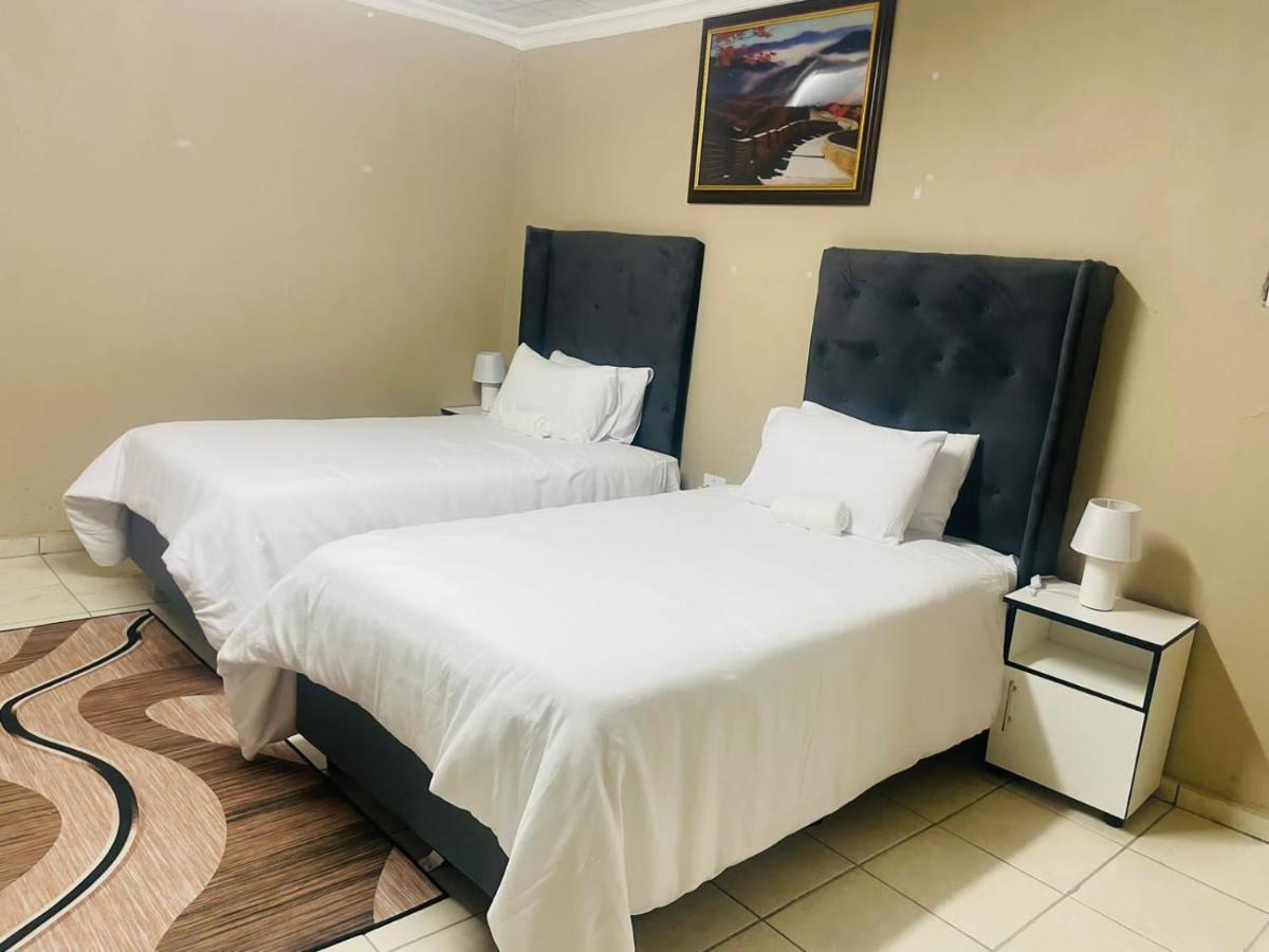 Super Classic Guest House Pretoria-Noord 外观 照片